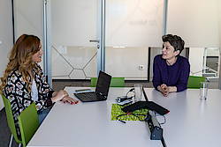 Ricarda Gregori/LRA BB im Gespräch mit Sandra Djakovic/SSC-Services. Foto: SSC-Services