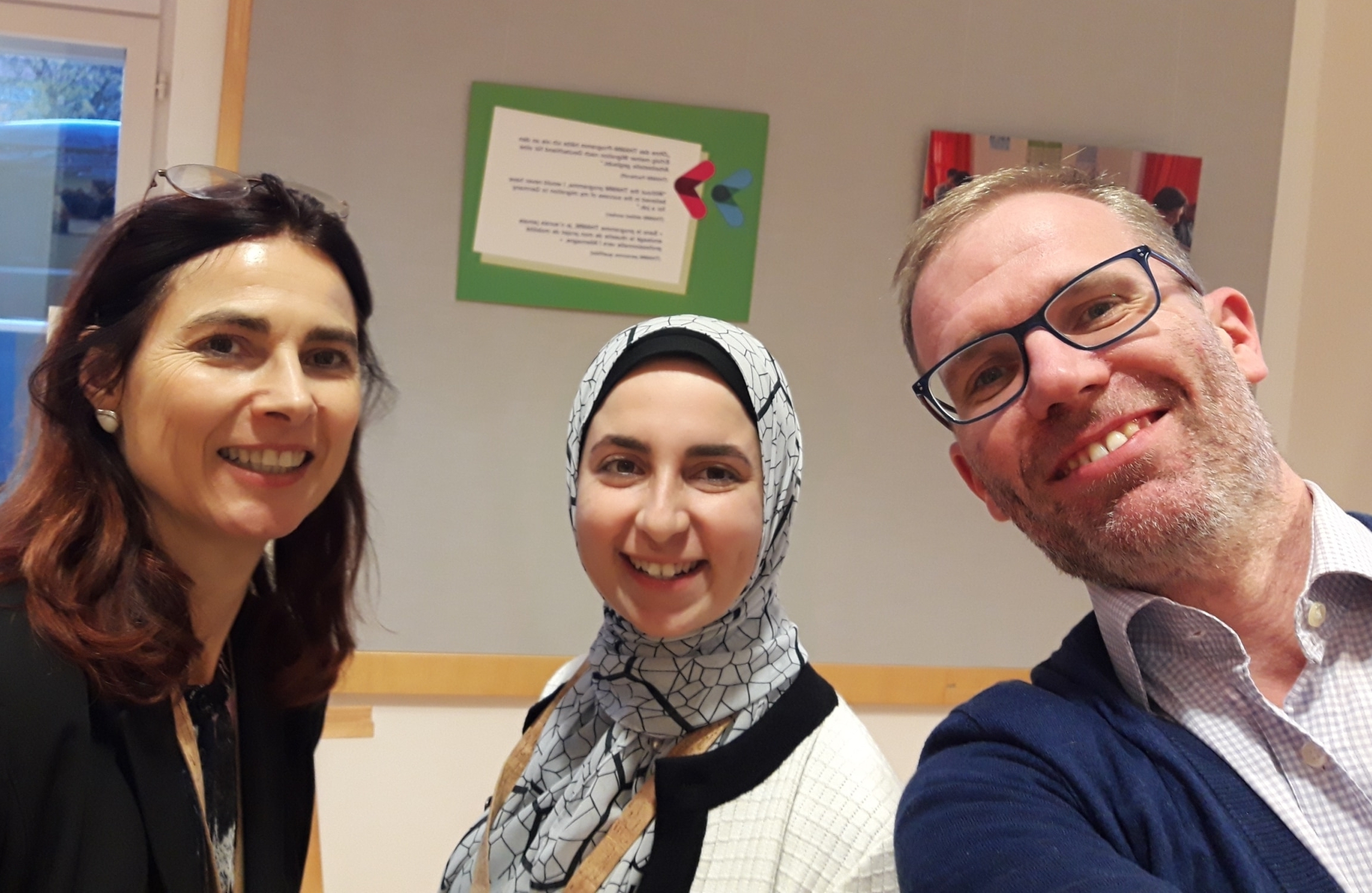From left to right: Verena Andrei from Welcome Service Region Stuttgart with Noha Sherif and Lars Feja from sMOTIVE